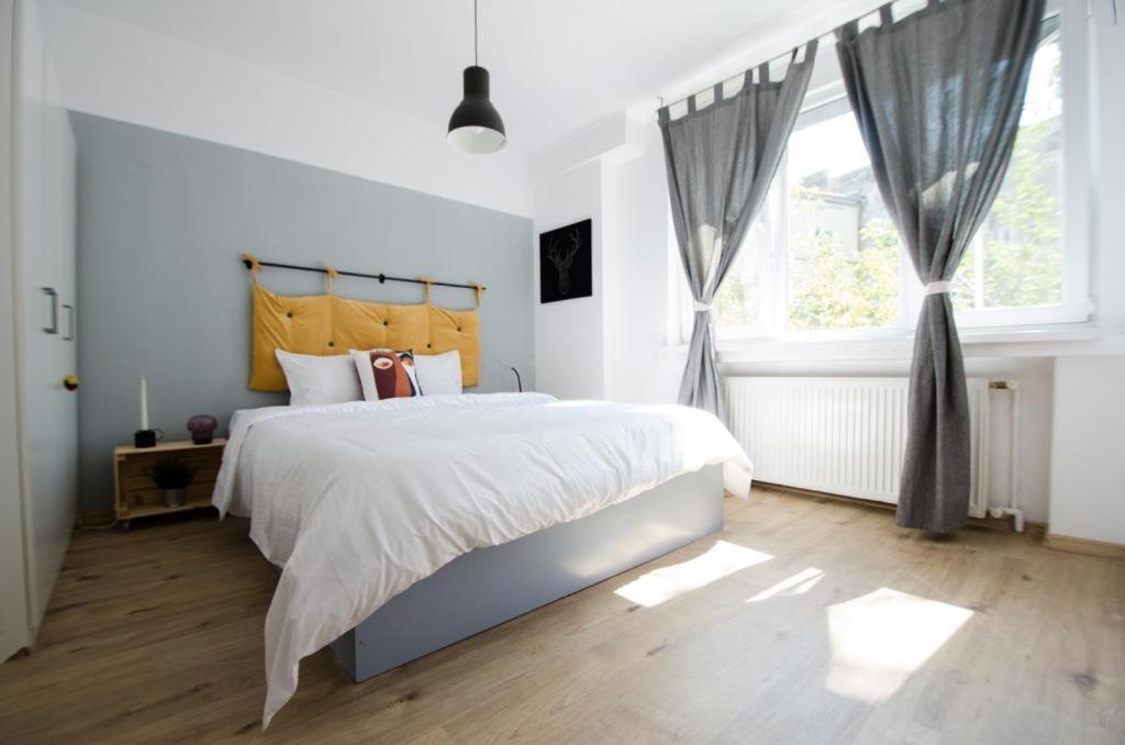 Bright Apartment Near Cismigiu And Old Town Bucarest Extérieur photo